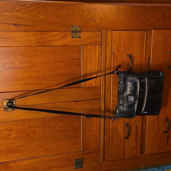 Relic by Fossil Black Croc Embossed Vegan Crossbody  Purse - Picture 1 of 8